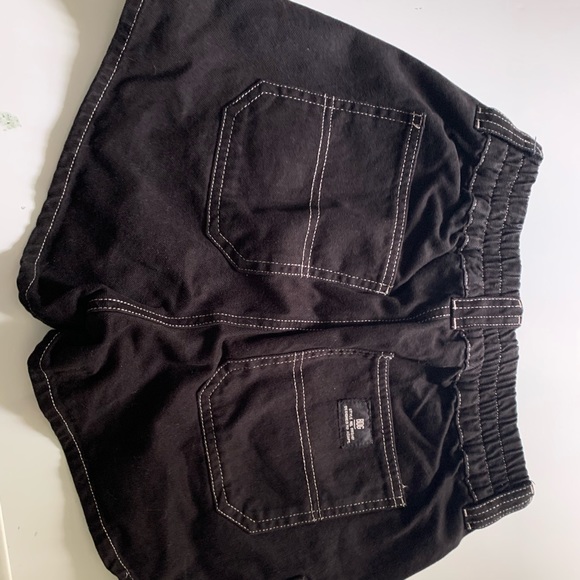 Black cargo shorts - Picture 2 of 3